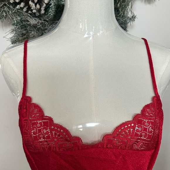 VTG Gold Label Victoria’s Secret Womens Romantic Lace Lingerie Holiday Cami S - Picture 2 of 6